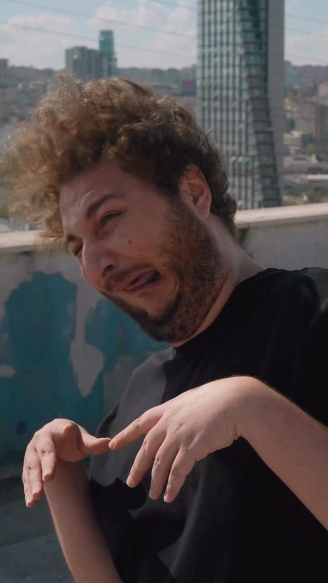 Eylül ve ekim aylarında Usta Komedyen gösterimle şehrinde beraberiz. Bana göre, sana göre🤡 🎟️ Biletl