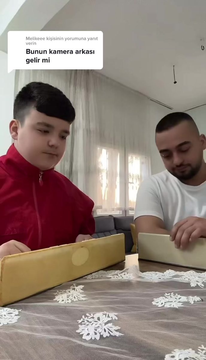 @Melikeee adlı kullanıcıya cevap veriliyor Siz İstersiniz Gelmezmi 😂😂😂