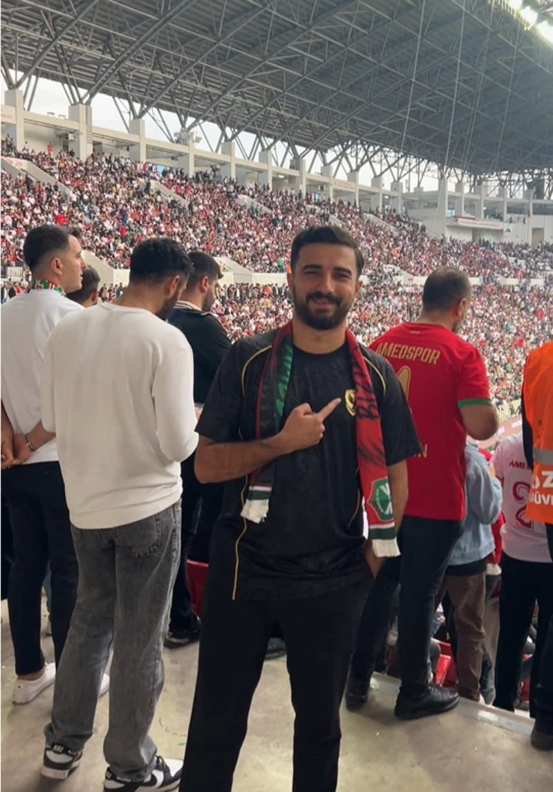 İstanbul’dayken bu güzel, şerefli takımın stadına gelmeyi çok istiyordum. Şükürler olsun, bugün nasi