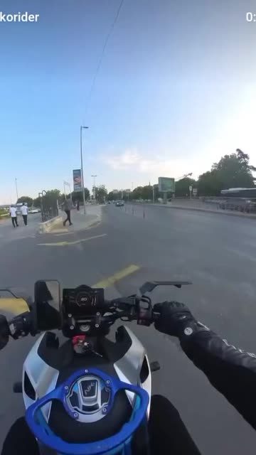 Adamın umrunda değil